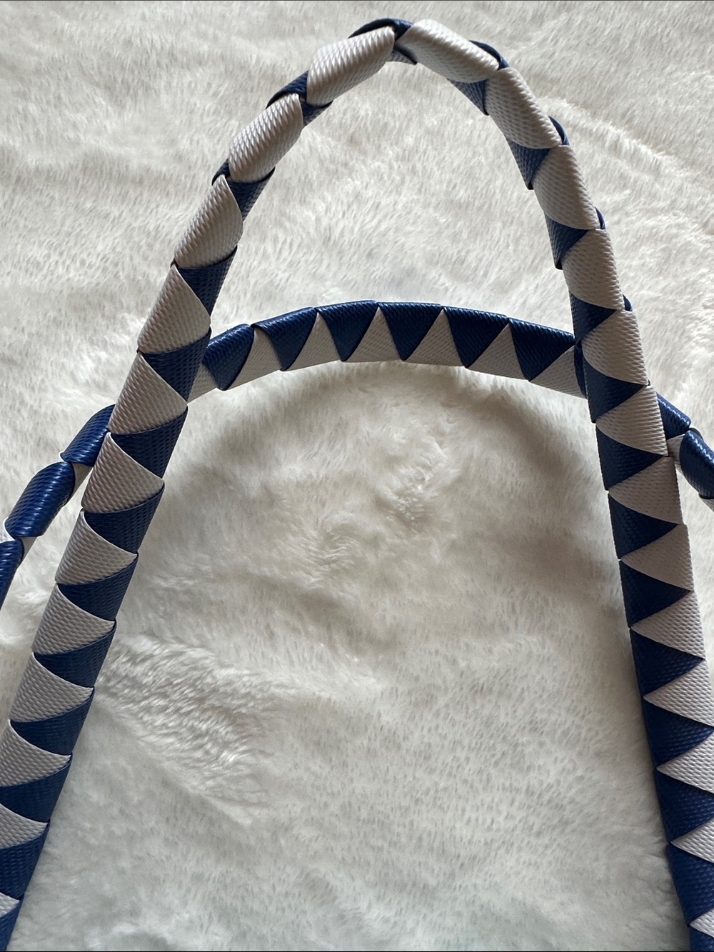 HANDWOVEN BEACH/TOTE BAG in Navy, Teal & White Vinyl Durable Unique 18x12 EUC - Picture 7 of 9